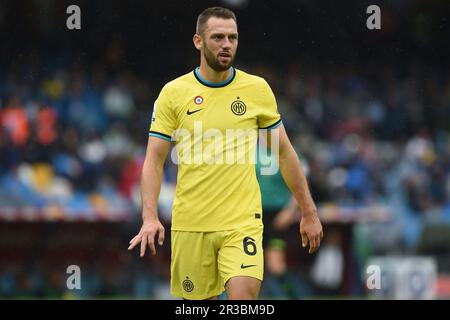 Napoli, Italia. 21 maggio, 2023. Stefan de Vrij del FC Internazionale durante la Serie A match tra SSC Napoli e FC Internazionale allo Stadio Diego Arm Foto Stock