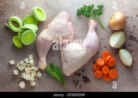 Ingredienti per brodo di pollo Foto Stock