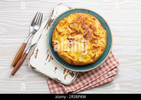 Tortilla spagnola fatta in casa - omelette con patate Foto Stock