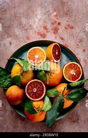 Piatto con arance e clementine di sangue Foto Stock