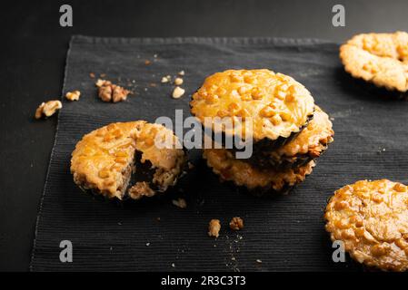 Biscotti vegani alla noce Engadina Foto Stock