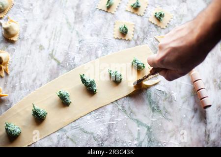 Pastie di carne e di verdure che sono fatte Foto Stock