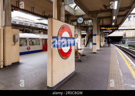 Piattaforma cittadina di Acton Foto Stock