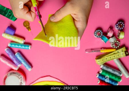 Creazione di regali fatti a mano per familiari e amici Foto Stock