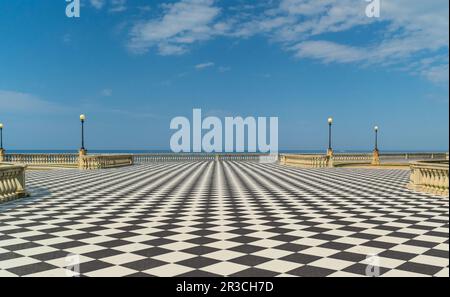 Mascagni Terrazza belvedere sul mare al tramonto. Livorno Toscana Italia Europa Foto Stock