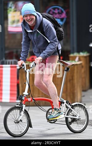 Chris Evans ha visto fuori e circa il ciclismo dal suo spettacolo della prima colazione della radio della Vergine. Londra, Regno Unito. 23rd maggio, 2023. (Foto di Robin Pope/NurPhoto) Credit: NurPhoto SRL/Alamy Live News Foto Stock