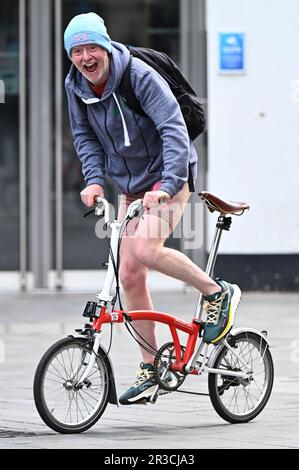 Chris Evans ha visto fuori e circa il ciclismo dal suo spettacolo della prima colazione della radio della Vergine. Londra, Regno Unito. 23rd maggio, 2023. (Foto di Robin Pope/NurPhoto) Credit: NurPhoto SRL/Alamy Live News Foto Stock