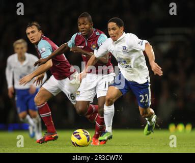 Modibo Maiga di West Ham Unitedand Steve Pienaar di EvertonEverton 2012/13 West Ham United V Everton 22/12/12 la Premier League Foto: Kieran Galvin, Foto Stock