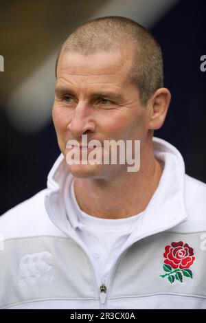 Stuart Lancaster, England Team Manager, sembra rude durante la partita internazionale autunnale QBE tra Inghilterra e Sud Africa a Twickenham su Satur Foto Stock