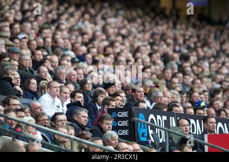 Graham Rowntree, England Forward Coach (a sinistra), e Stuart Lancaster, England Team Manager, guardano durante la Cook Cup tra Inghilterra e Australia, Foto Stock