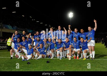 Leinster festeggia la vittoria alla finale della Amlin Challenge Cup tra Leinster Rugby e Stade Francais all'RDS Arena di Dublino venerdì 17th maggio 2013 (P Foto Stock