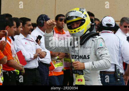 Pole per Nico Rosberg (GER) Mercedes AMG F1 W04. 20.04.2013. Campionato del mondo di Formula 1, Rd 4, Gran Premio del Bahrain, Sakhir, Bahrain, Giornata di qualificazione, Foto Stock