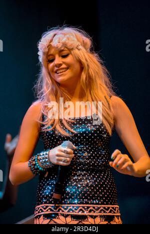 Pixie Lott, V2009, Hylands Park, Chelmsford, Essex, Regno Unito - 22 agosto 2009 Foto Stock