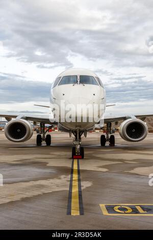 German Airways Embraer 190 aereo Colonia Bonn Aeroporto in Germania Foto Stock