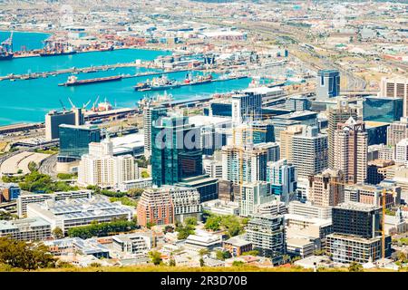 Vista in elevazione del Cape Town Harbour il porto e il quartiere centrale degli affari Foto Stock