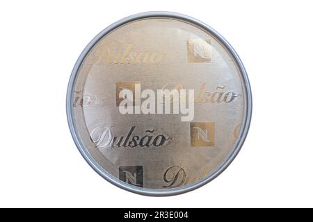 Cialda di caffè Nespresso Dulsao do Brasil isolata su sfondo bianco Foto Stock