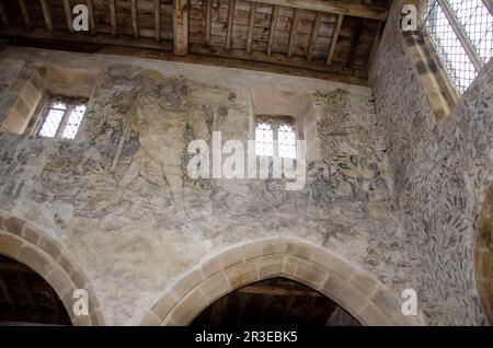 Pitture murali, seccoes di affresco, in Haddon Hall Chapel, Bakewell, Peak District, Derbyshire, Regno Unito Foto Stock