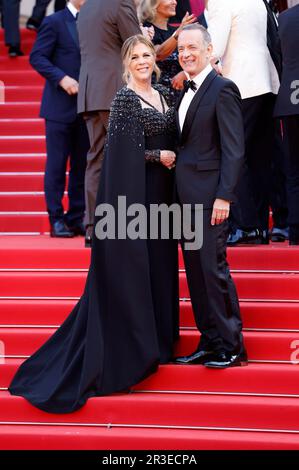 Tom Hanks mit Ehefrau Rita Wilson bei der Premiere des Kinofilms 'Asteroid City' auf dem Festival de Cannes 2023 / 76. Internationale Filmfestspiele von Cannes im Palais des Festivals. Cannes, 23.05.2023 Foto Stock