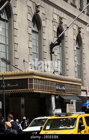 Il Roosevelt Hotel è una struttura iconica situata al 45 East 45th Street vicino al Grand Central Terminal, New York City, USA Foto Stock