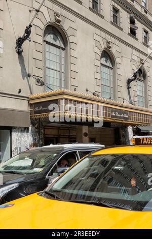 Il Roosevelt Hotel è una struttura iconica situata al 45 East 45th Street vicino al Grand Central Terminal, New York City, USA Foto Stock