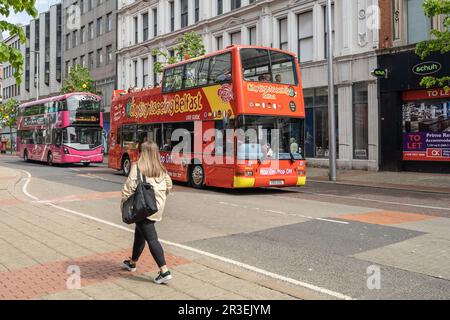 Il Queens Bridge Belfast Foto Stock