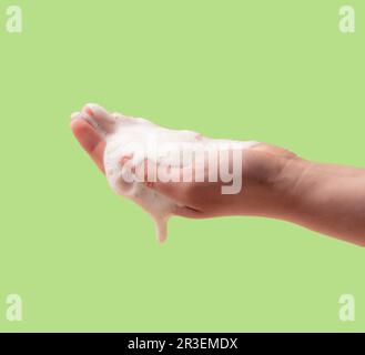 Schiuma da mano. Detergente o sapone naturale Foto Stock