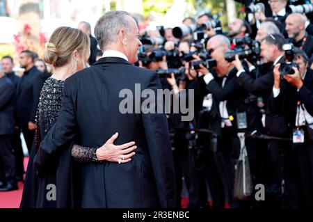 Rita Wilson IT Ehemann Tom Hanks bei der Premiere des Kinofilms 'Asteroid City' auf dem Festival de Cannes 2023 / 76. Internationale Filmfestspiele von Cannes im Palais des Festivals. Cannes, 23.05.2023 Foto Stock