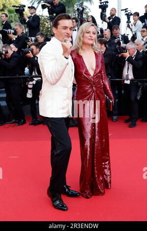Rupert Friend mit Ehefrau Aimee Mullins bei der Premiere des Kinofilms 'Asteroid City' auf dem Festival de Cannes 2023 / 76. Internationale Filmfestspiele von Cannes im Palais des Festivals. Cannes, 23.05.2023 Foto Stock