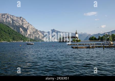 Il castello di Orth è uno dei luoghi più popolari per matrimoni in Austria e offre TUTTO CIÒ di cui potresti aver bisogno per un matrimonio meraviglioso Foto Stock