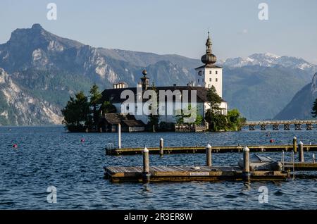 Il castello di Orth è uno dei luoghi più popolari per matrimoni in Austria e offre TUTTO CIÒ di cui potresti aver bisogno per un matrimonio meraviglioso Foto Stock