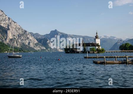 Il castello di Orth è uno dei luoghi più popolari per matrimoni in Austria e offre TUTTO CIÒ di cui potresti aver bisogno per un matrimonio meraviglioso Foto Stock