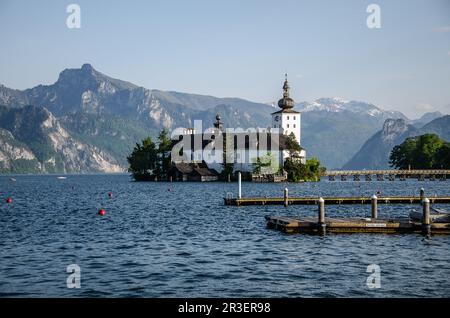 Il castello di Orth è uno dei luoghi più popolari per matrimoni in Austria e offre TUTTO CIÒ di cui potresti aver bisogno per un matrimonio meraviglioso Foto Stock