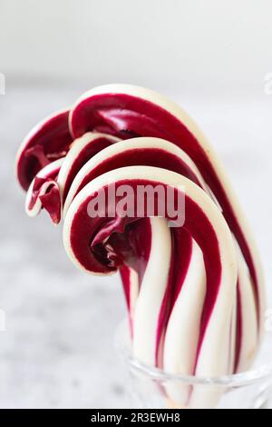 Radicchio Rosso di Treviso. Rosso brillante dal sapore leggermente amaro, Radicchio Rosso di Treviso utilizza acqua di sorgente naturale per b Foto Stock