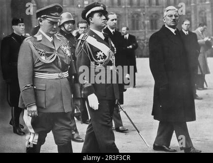 1936 una rara immagine dell'incontro in Germania del ministro degli Esteri fascista Galeazzo Ciano, Hermann Göring e del Chamberlain inglese Foto Stock