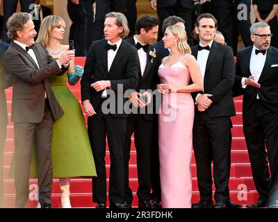 Cannes, Francia. 22nd maggio, 2023. 76th Festival del Cinema di Cannes 2023, sera 8 - film del Red Carpet "Asteroid City". Nella foto Jeffrey Wright, Rupert Friend, Rita Wilson, Tom Hanks, Bryan Cranston, Maya Hawke, Wes Anderson, Adrien Brody, Scarlett Johansson, Matt Dillon, Steve Carell, Steve Park, Jake Ryan e Hope Davis Credit: Independent Photo Agency/Alamy Live News Foto Stock