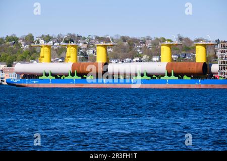 Heavylift Vessel Grazia GPO con carico di parti di turbine eoliche per Vineyard wind1 nel porto di Halifax Foto Stock