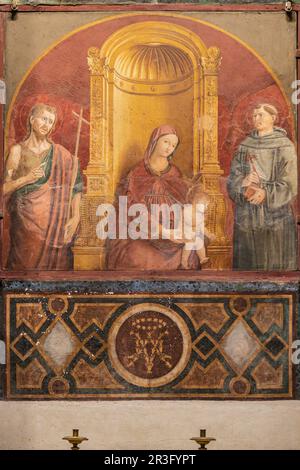 Madonna col Bambino, XV secolo, Cappella della Madonna della Clemente, Pantheon di Agrippa, 126 a.C. Roma, Lazio, Italia. Foto Stock