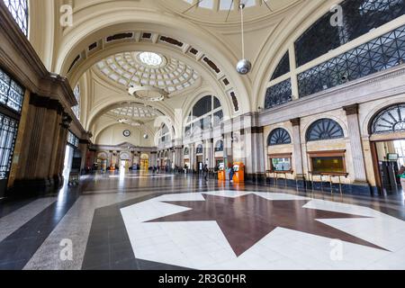 Stazione ferroviaria Franca architettura ferroviaria a Barcellona, Spagna Foto Stock