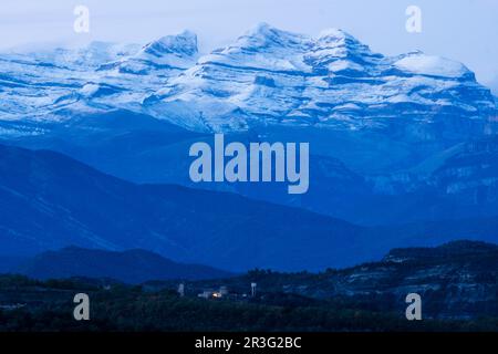 I tre Sorores, Treserols, Picos de Monte Perdido (3.355 m), Cilindro (3.328 m) e Añisclo (3.263 m) anche chiamato, quest'ultimo, Soum de Ramond, Ordesa e Monte Perdido Parco Nazionale, villaggio di Guaso, Provincia di Huesca, Comunità autonoma di Aragona, catena montuosa dei Pirenei, Spagna, europa. Foto Stock