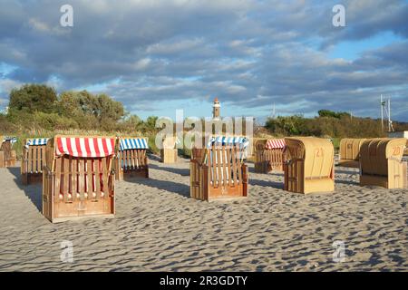 Spiaggia e sedie a sdraio a Poel Foto Stock