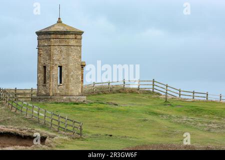 BUDE, CORNOVAGLIA, Regno Unito - 15 AGOSTO : Compass Tower sulla cima della scogliera a Bude, Cornovaglia il 15 agosto 2013 Foto Stock