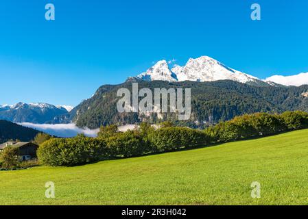 Il massiccio di Watzmann con il picco medio di Watzmann è la terza montagna più alta della Germania Foto Stock