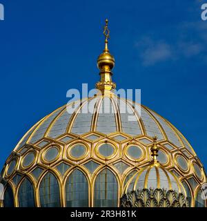 Cupola di Tambour ricoperta di costolette dorate, Sinagoga Nuova, Berlino, Germania, Europa Foto Stock