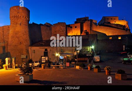 Torre fortificata e mura cittadine, Giglio Castello, Isola del Giglio, Toscana, Italia Foto Stock