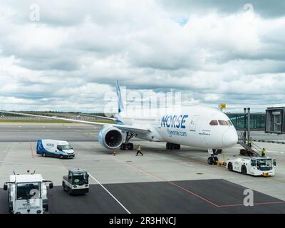 Gardermoen, Norvegia - 22 agosto 2022: Norse Atlantic Airways Boeing 787-9 ad un cancello dell'aeroporto di Oslo, Gardermoen. Norse Atlantic è un bilancio norvegese Foto Stock