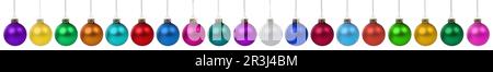 Natale collage Natale decorazione decorazione colorful palle di Natale in una fila isolato contro uno sfondo bianco Foto Stock
