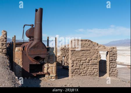 Il borace Harmony sono antichi resti di antichi sforzi minerari nella Death Valley, California. Foto Stock