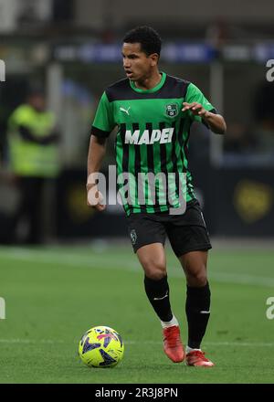 Milano, Italia, 13th maggio 2023. Rogerio di US Sassuolo durante la Serie A match a Giuseppe Meazza, Milano. L'immagine di credito dovrebbe essere: Jonathan Moskrop / Sportimage Foto Stock