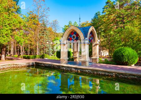 Padiglione di vetro nel Parco Nazionale di Kislovodsk nella città di Kislovodsk, Russia Foto Stock