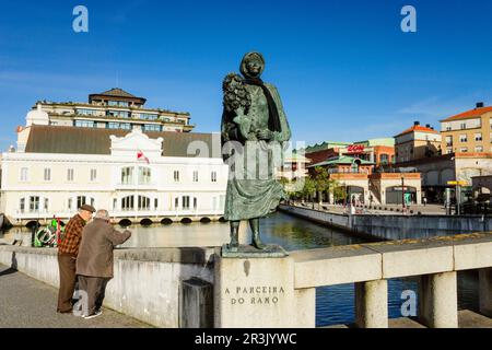 Edificio de la Antigua capitania del puerto, canal Do Cojo, Aveiro, Beira Litoral, Portogallo, Europa. Foto Stock